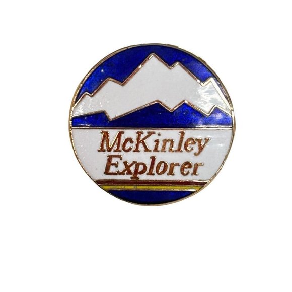 McKinley Explorer Lapel Pin Alaska 1" Diameter Blue White - Picture 1 of 5